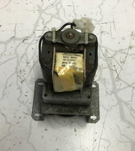 Load image into Gallery viewer, Life Fitness 9000HR Treadmill Wax Pump - Used - REF# 4111814SH