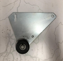 Load image into Gallery viewer, Life Fitness LC-9500RHR (GK19-00016-XXXX) Idler Arm Bracket - Used - REF#3191816SH